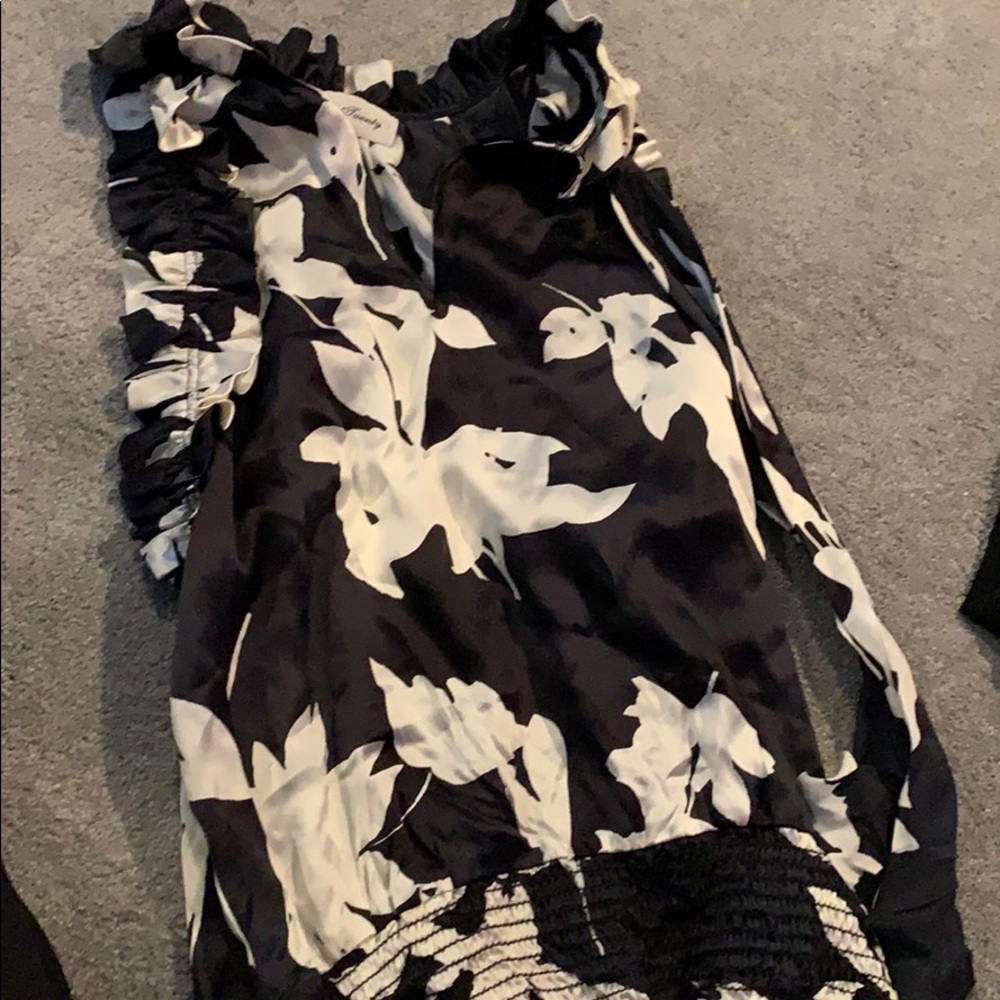 Sleeveless blouse